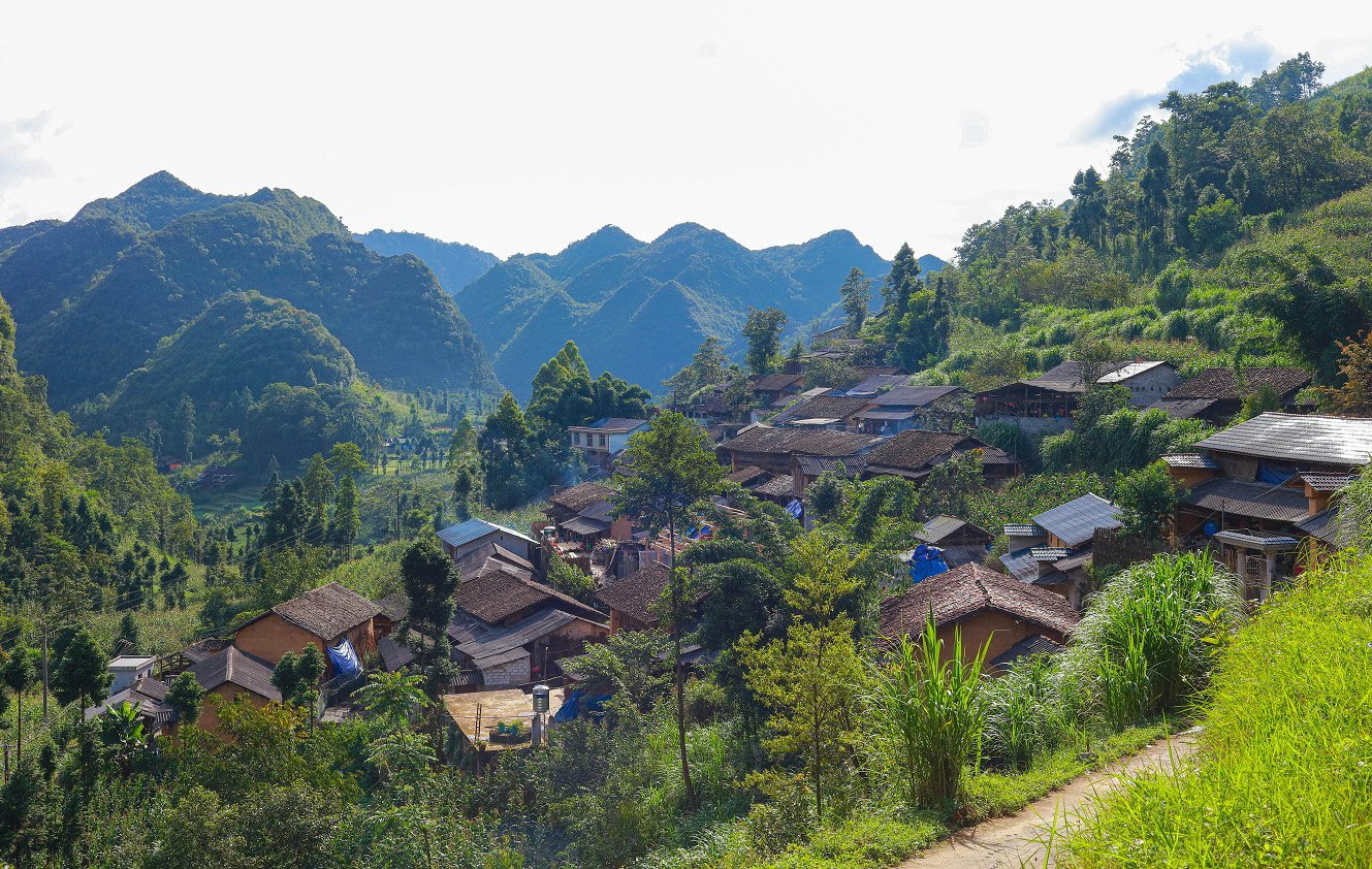 E-Bike Cycling Tour: Hanoi - Ba Be - Ha Giang 7 Days